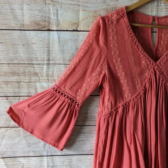 Embroidered Boho Floral Flowy Bell Sleeve Blouse - Picture 4 of 11